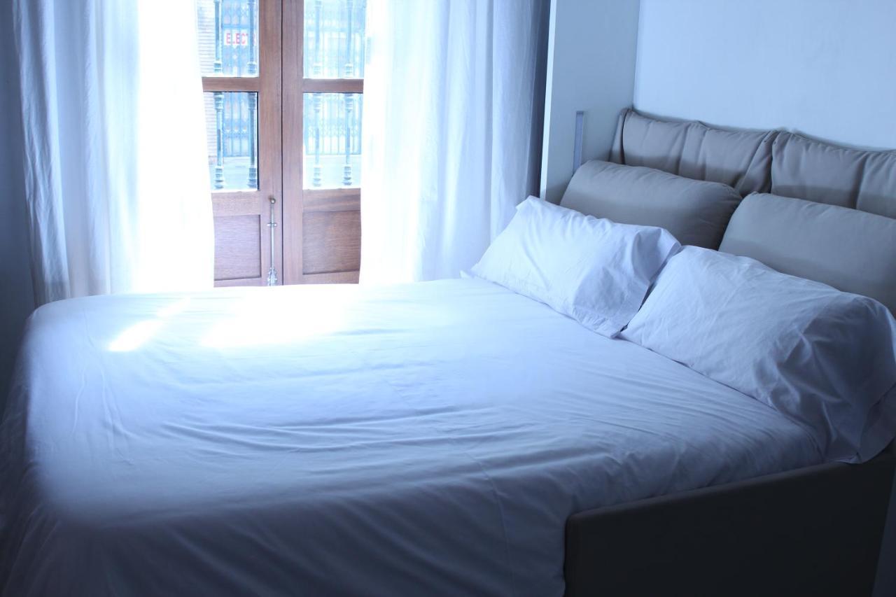 Alojamiento En Sevilla-Triana Ngoại thất bức ảnh